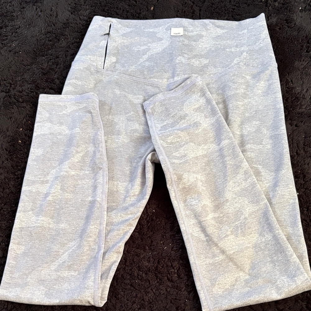 Vuori Women's Gray Camouflage Leggings Size S